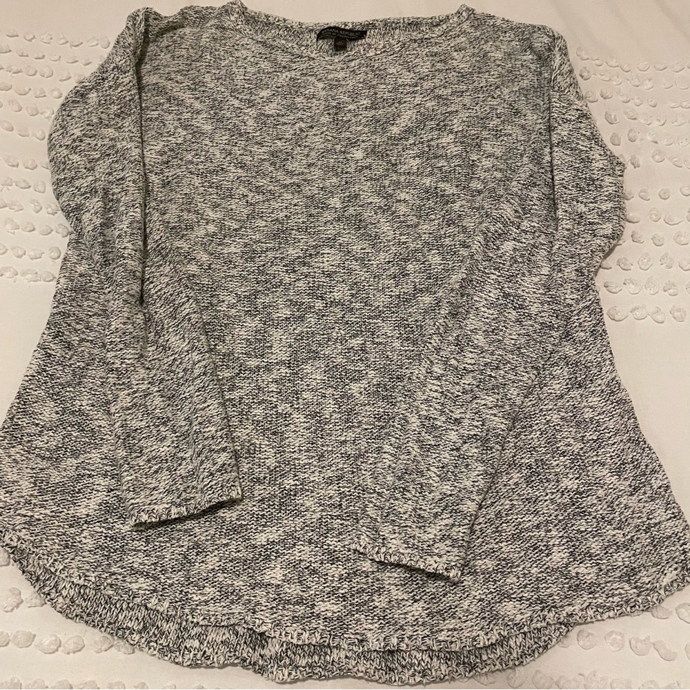 Banana Republic Grey & White Sweater
